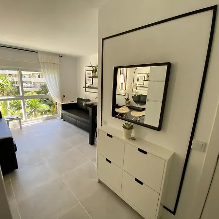 Appartement Modern Sea View In Benal
